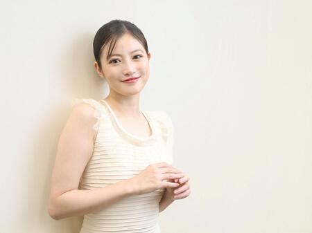　笑顔を見せる今田美桜（撮影・石井剣太郎）