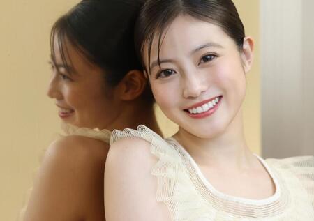 　笑顔を見せる今田美桜（撮影・石井剣太郎）