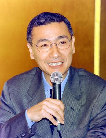 　笑顔を見せる久米宏さん＝１９９６年３月