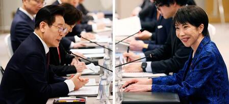 　会談する高市首相（右）と韓国の李在明大統領（代表撮影）