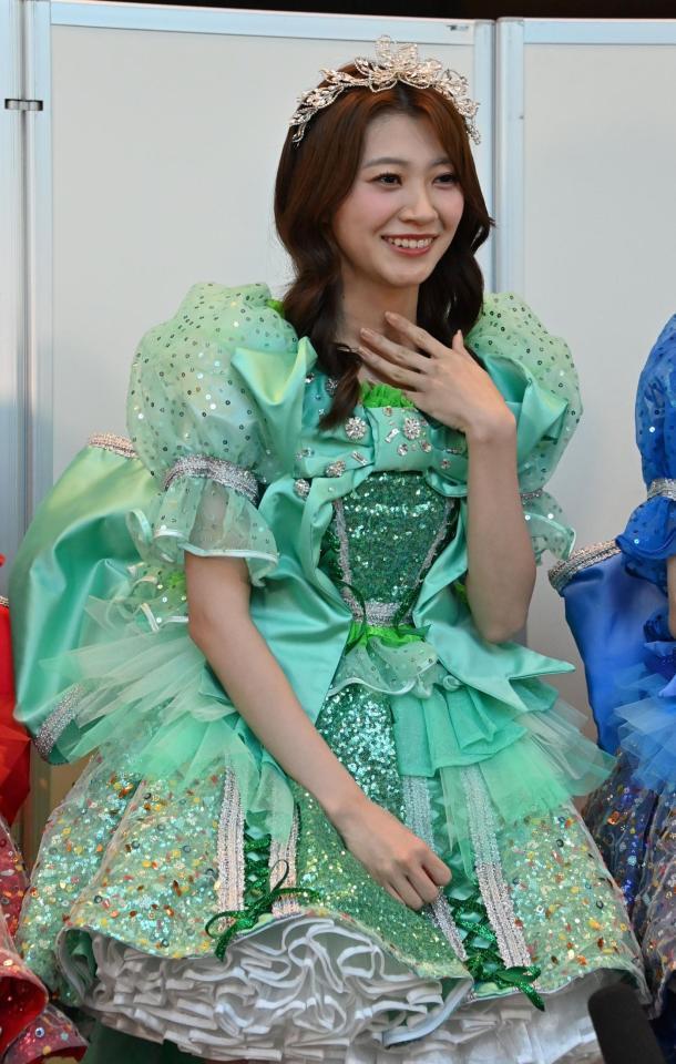 　「渋谷区はたちのつどい」にアトラクション出演したＣＵＴＩＥ　ＳＴＲＥＥＴ・板倉可奈（撮影・持木克友）