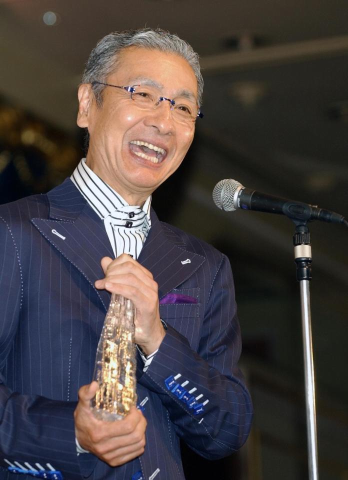 　ＤＪパーソナリティ賞を受賞した久米宏さん＝２００７年５月