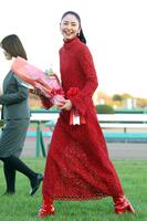 ２０２５年１２月、笑顔で引き揚げる長澤まさみ