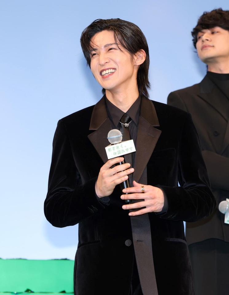 映画「ほどなく、お別れです」完成披露舞台あいさつに登場した目黒蓮＝東京・豊洲ＰＩＴ（撮影・伊藤笙子）