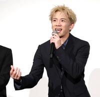 完成披露舞台あいさつでも“浦川節”を炸裂させるＴＨＥ　ＲＡＭＰＡＧＥ・浦川翔平（撮影・伊藤笙子）