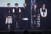 笑顔を見せるＴＯＲＩＮＮＥＲ（撮影・西岡正）