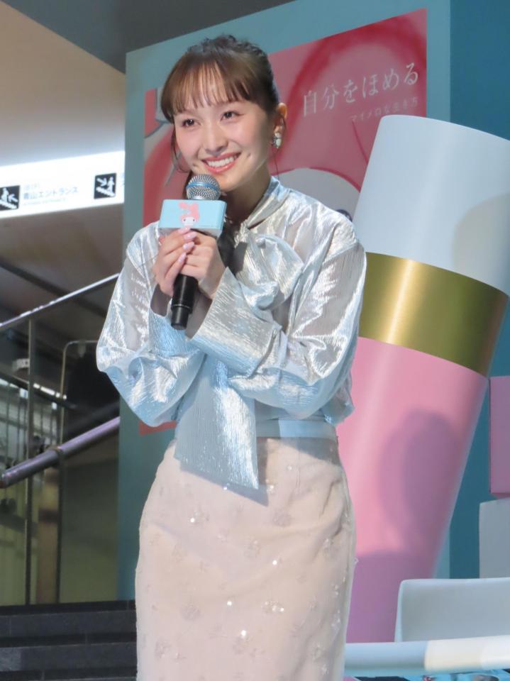 イベントに出席した百田夏菜子