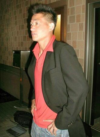 ２日の千葉戦でベンチから外れることが決まった神戸の三浦知良＝０５年７月