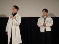 映画「ヒグマ！！」の完成披露舞台あいさつに登壇した（左から）はんにゃ．金田哲、鈴木福