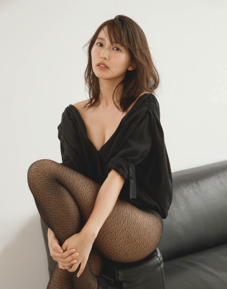 「フライデー」の巻頭グラビアを飾った志田音々