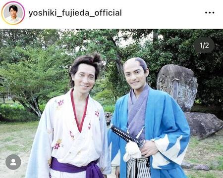 「浮浪雲」のオフショット。佐々木蔵之介（左）と。藤枝喜輝のインスタグラム＠ｙｏｓｈｉｋｉ＿ｆｕｊｉｅｄａ＿ｏｆｆｉｃｉａｌより