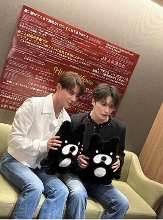 キム・ジュンスの公式インスタグラム＠ｘｉａｘｉａｘｉａ１２１５より　１月２日に日本でファンミーティングを行った（左から）ジュンス、ジェジュン