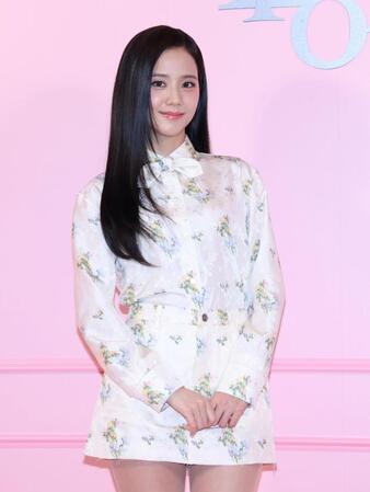 「ディオール　アディクト　キャンディ　ショップ」プレビューに登場したＢＬＡＣＫＰＩＮＫ・ＪＩＳＯＯ（撮影・伊藤笙子）