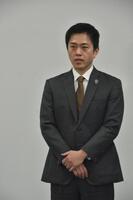 取材に応じる吉村洋文大阪府知事