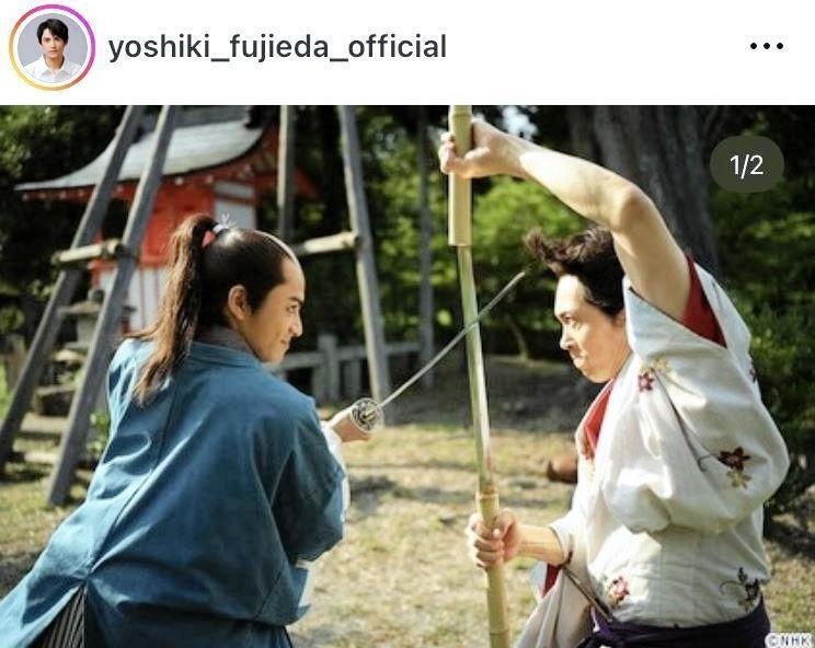 藤枝喜輝（中央）のインスタグラム＠ｙｏｓｈｉｋｉ＿ｆｕｊｉｅｄａ＿ｏｆｆｉｃｉａｌより