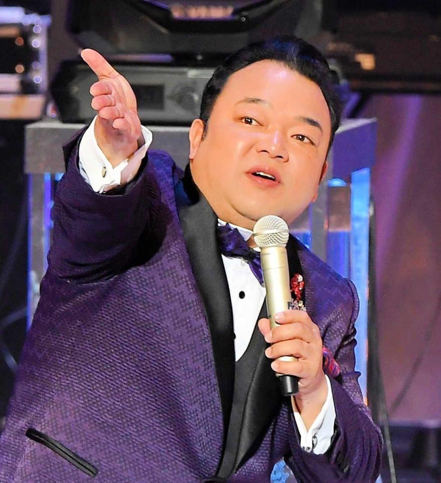 ラップ作品で歌手デビューする西寄ひがし