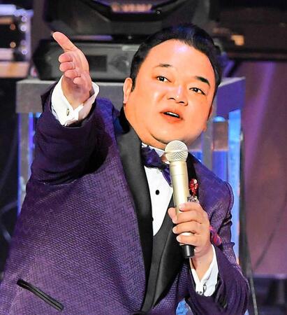 　ラップ作品で歌手デビューする西寄ひがし