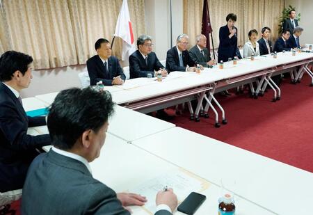自民党本部で開かれた選挙対策本部会議