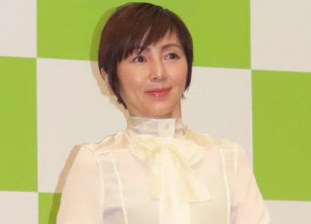 渡辺満里奈、生放送で思わず涙ぬぐう