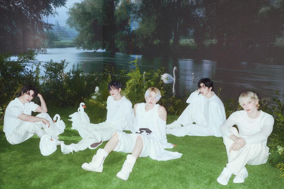 　ＴＯＭＯＲＲＯＷ　Ｘ　ＴＯＧＥＴＨＥＲ（ｐ）＆（Ｃ）　ＢＩＧＨＩＴ　ＭＵＳＩＣ