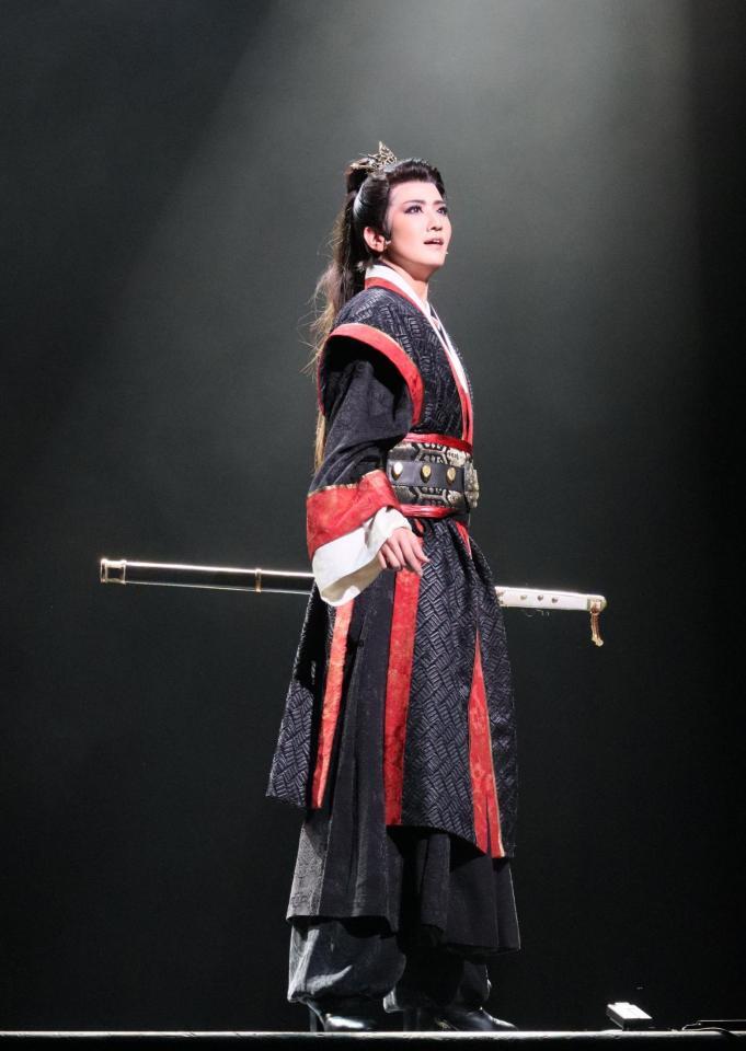 月組「雨にじむ渤海」で主演した礼華はる