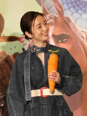 笑顔の上戸彩＝都内