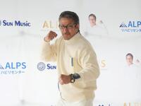 「柘植の飛猿」らしいポーズで撮影に応じた野村将希