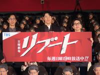 イベントに出席した（左から）北村有起哉、鈴木亮平、黒岩勉氏