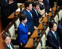 衆院が解散され、前を見つめる高市首相