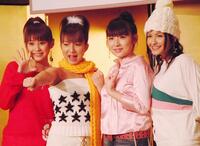 ドラマ出演に気合たっぷりのミニモニ。高橋愛、辻希美、加護亜依、ミカ（左から）＝０３年