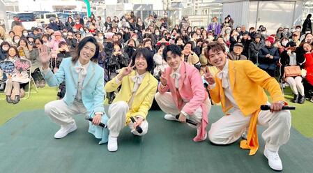 　モナキの（左から）サカイＪｒ．、おヨネ、ケンケン、じん