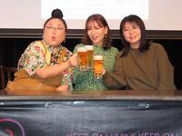 トークライブ「角打ち　けい」を開催した（左から）ニッチェ・江上敬子、保田圭、相席スタート・山﨑ケイ