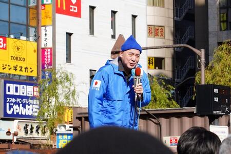 第一声をあげた日本保守党・百田尚樹代表（撮影・高石航平）