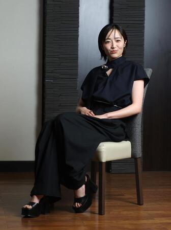 ポーズをとる森田望智（撮影・石井剣太郎）衣装クレジット：ブラウス／ハルノブムラタ、リング／ジュスティーヌ　クランケ（ともにザ・ウォール　ショールーム）、イヤーカフ／リューク▼問い合わせ先 ザ・ウォール　ショールーム　０５０-３８０２-５５７７ リューク　ｉｎｆｏ＠ｒｉｅｕｋ．ｃｏｍ＜ｍａｉｌｔｏ：ｉｎｆｏ＠ｒｉｅｕｋ．ｃｏｍ＞