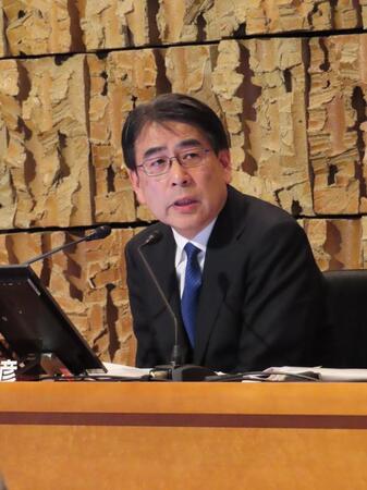 就任会見を行ったＮＨＫ・井上樹彦新会長