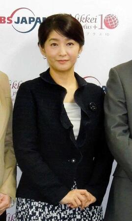 ２０１４年３月、テレビ東京「日経プラス１０」の会見で。小谷真生子キャスター