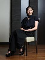 ポーズをとる森田望智（撮影・石井剣太郎）衣装クレジット：ブラウス／ハルノブムラタ、リング／ジュスティーヌ　クランケ（ともにザ・ウォール　ショールーム）、イヤーカフ／リューク▼問い合わせ先 ザ・ウォール　ショールーム　０５０-３８０２-５５７７ リューク　ｉｎｆｏ＠ｒｉｅｕｋ．ｃｏｍ＜ｍａｉｌｔｏ：ｉｎｆｏ＠ｒｉｅｕｋ．ｃｏｍ＞