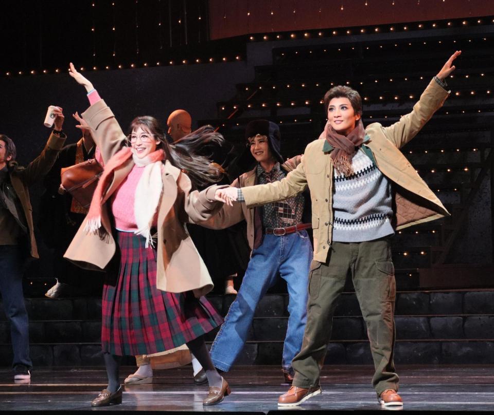 「侍タイムスリッパー」鳳月杏（右）、天紫珠李