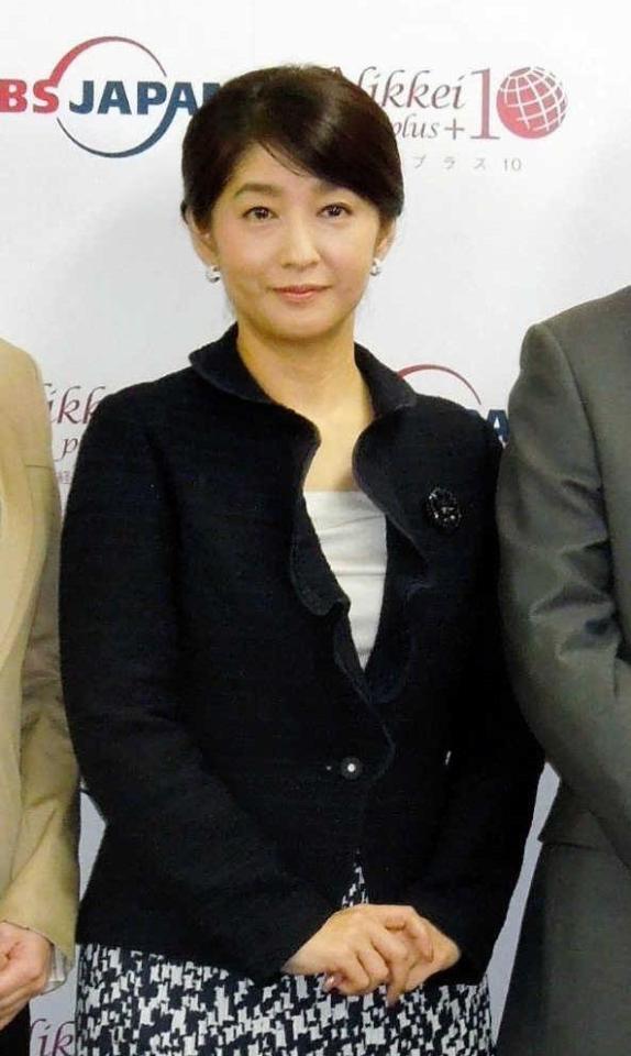 ２０１４年３月、テレビ東京「日経プラス１０」の会見で。小谷真生子キャスター