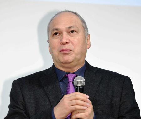 モーリー・ロバートソンさん