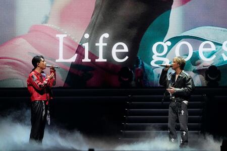 ＥＸＩＬＥ　ＴＡＫＡＨＩＲＯ（右）とコラボしたØＭＩ