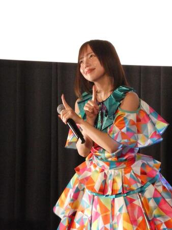 　パフォーマンスを行う齊藤京子