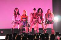 パフォーマンスで盛り上げるＭＹＥＲＡ