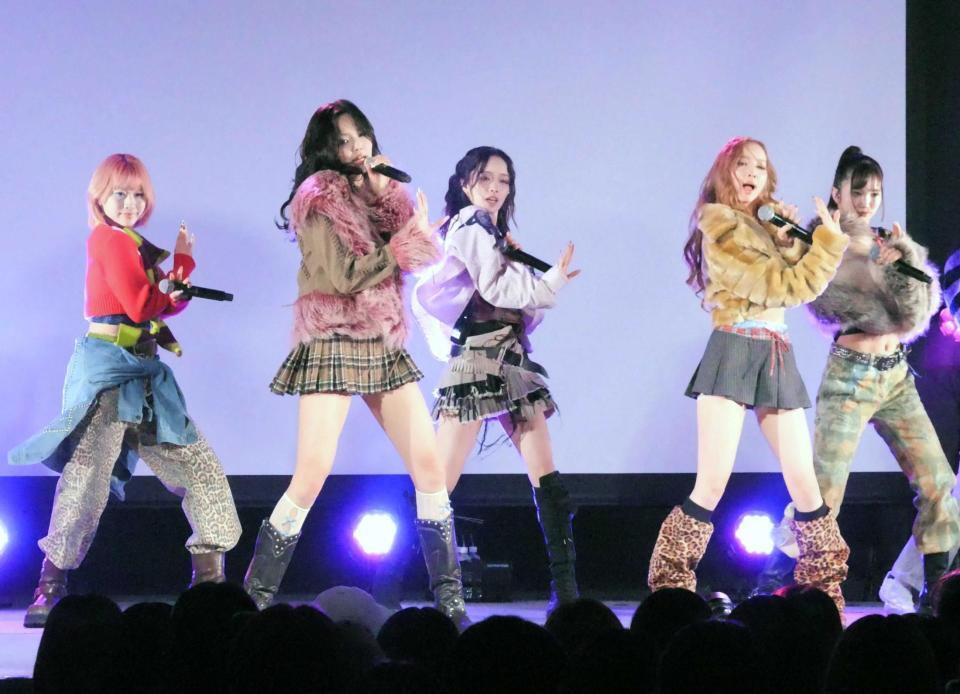 パフォーマンスで盛り上げるＭＹＥＲＡ