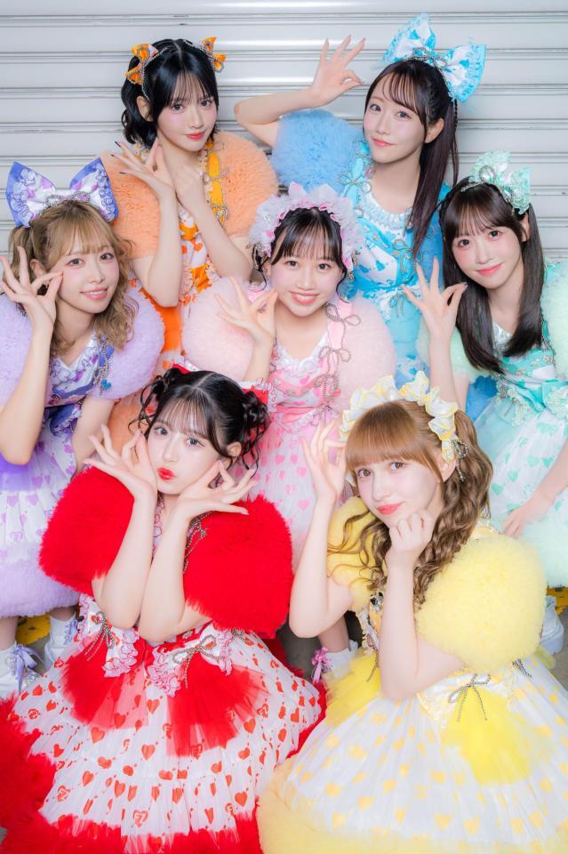 （下列左から）月足天音、早瀬ノエル（中列左から）仲川瑠夏、松本かれん、櫻井優衣（上列左から）鎮西寿々歌、真中まな