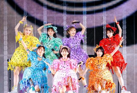 　初の東京ドーム公演を開催したＦＲＵＩＴＳ　ＺＩＰＰＥＲ（前列左から）真中まな、松本かれん、鎮西寿々歌（後列同）早瀬ノエル、櫻井優衣、仲川瑠夏、月足天音（撮影：ヨシモリユウナ）