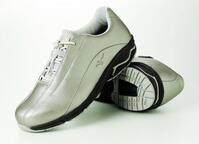 コーベヤとミズノが共同開発したミズノフリーウォークＡＬ　（株式会社コーベヤ提供）