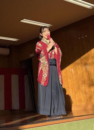 節分祭で熱唱する津吹みゆ