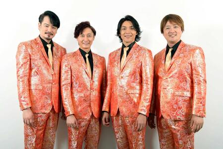 紅白出場の喜びを語った純烈。左から、小田井涼平、後上翔太、白川裕二郎、酒井一圭＝１９年１２月