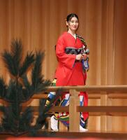 登壇する土屋太鳳（撮影・金田祐二）